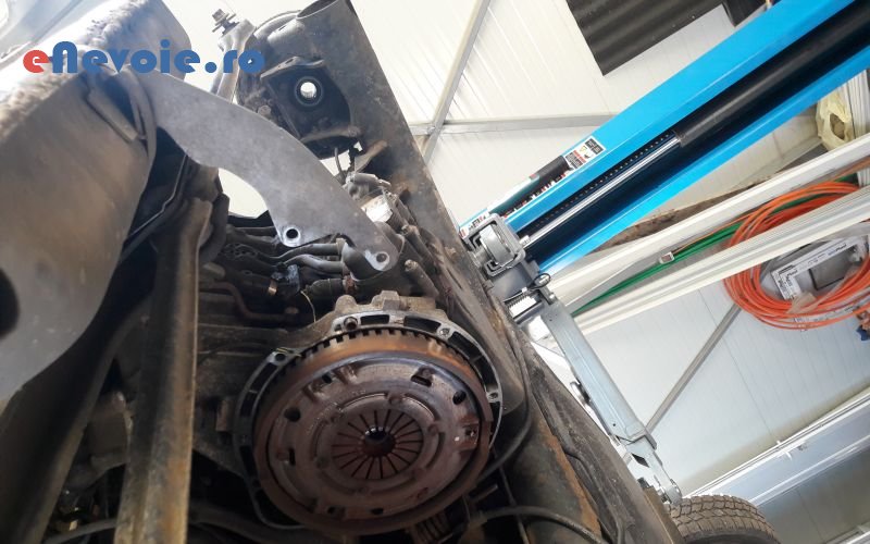 2incarcare-freon-reparatii-instalatii-climatizare-auto-electrica-auto-diagnoza-auto-mecanica-auto-service-auto-auto-moto--alex-smart-6526.png