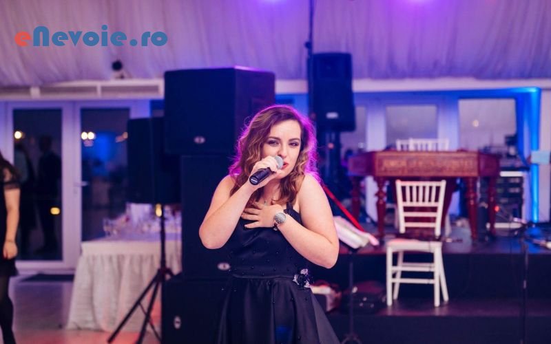 4formatie-muzicala-organizari-nunti-si-botezuri-organizari-evenimente--alina-aldoiu-.png