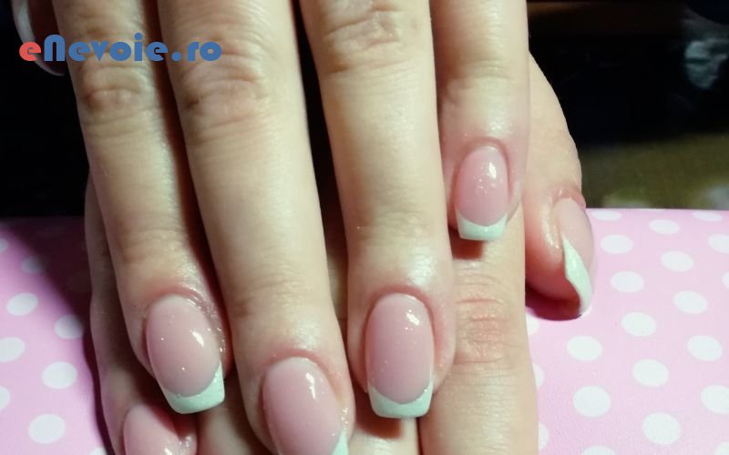 6manichiura-si-pedichiura-cosmetica-relaxare--andreea-patrule.png