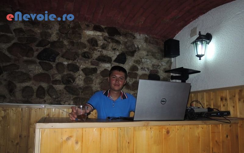 1dj-sonorizare-si-lumini-foto-organizari-evenimente--catalin-iordach.png