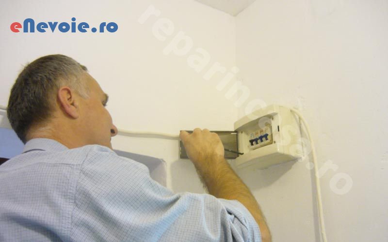 4reparatii-electrice-reparatii-sanitare-instalatii-electrice-instalatii-sanitare-sanitare-electrice-termice-gaze--dimitrie-mano.png
