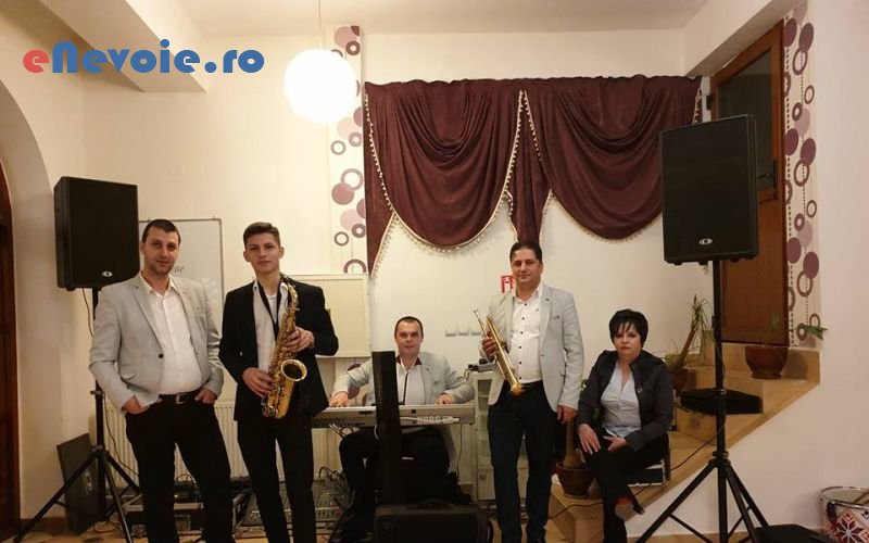 5divertisment-evenimente-formatie-muzicala-sonorizare-si-lumini-organizari-evenimente--formatia-musi.png