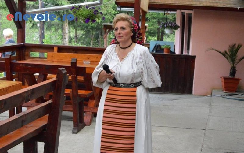 1divertisment-evenimente-formatie-muzicala-organizari-evenimente--interpreta-ma.png