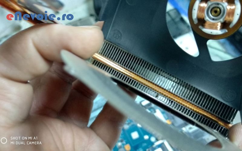 6reparatii-laptopuri-si-calculatoare-reparatii-electronice-electrocasnice-ceasuri--it-best-servi.png