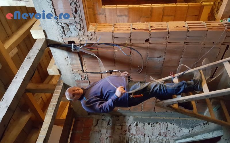 2instalatii-electrice-sanitare-electrice-termice-gaze--razvan-badala.png