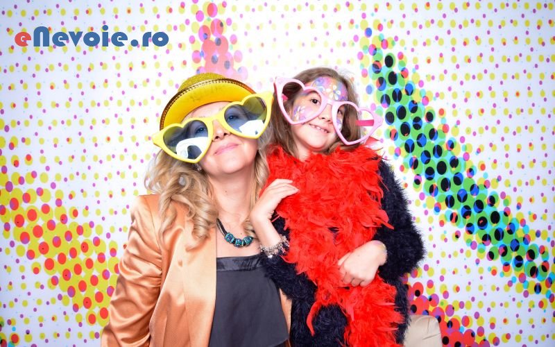 3photobooth-foto-organizari-evenimente-organizari-evenimente--sc-creative-hub.png