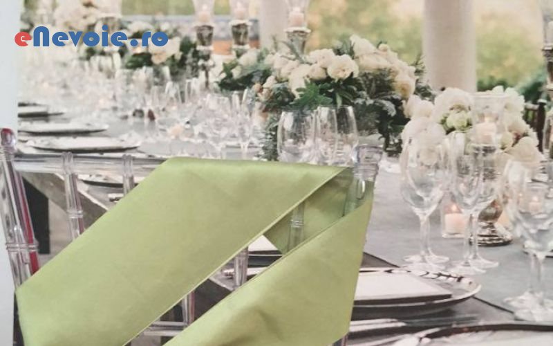 6servicii-catering-inchirieri-accesorii-evenimente-organizari-nunti-si-botezuri-organizari-evenimente-organizari-evenimente--sc-petrisor-eve.png
