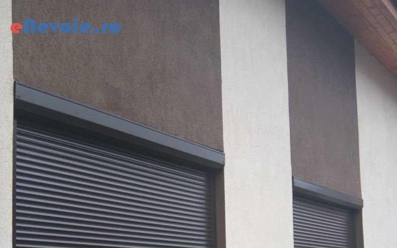 1usi-garaj-mobilier-si-tamplarie--sc-two-doors-.png