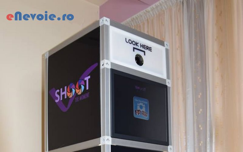 4photobooth-organizari-evenimente--sc-vlad-photo.png