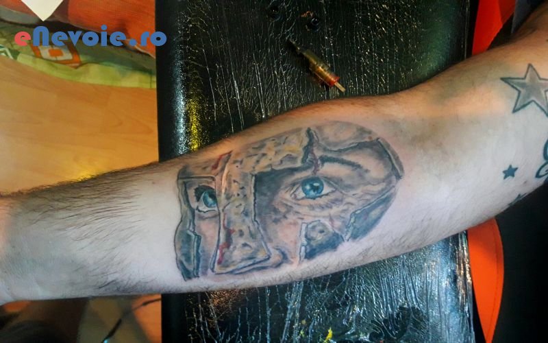2tatuaje-piercinguri-cosmetica-relaxare--sebastian-lum.png