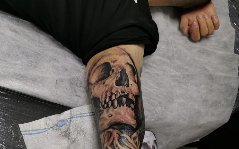 4tatuaje-piercinguri-cosmetica-relaxare--tatuaje-brail.png